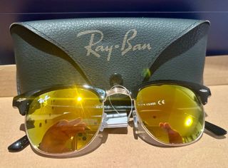 Gafas de sol Ray-Ban Clubmaster negras y amarillas