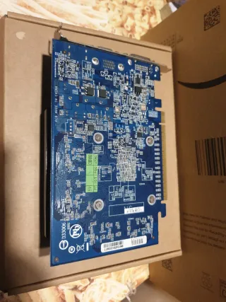 Tarjeta Gráfica Gigabyte N630 1GB