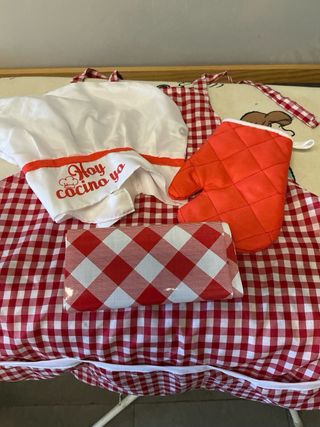Set Cocinero Infantil Delantal Gorro y Manopla