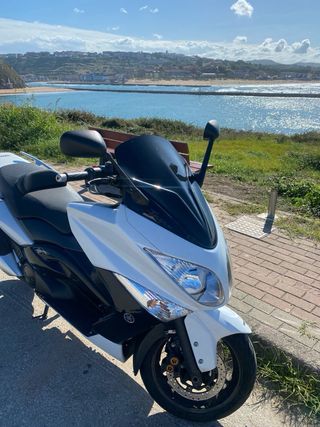 Yamaha TMax 500 Blanca