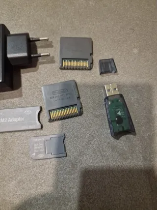 Cargador Sony 5V 1500mA y Accesorios DS