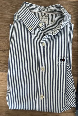 Lote de 4 Camisas  2 Tommy Hilfiger Denim (M e S)