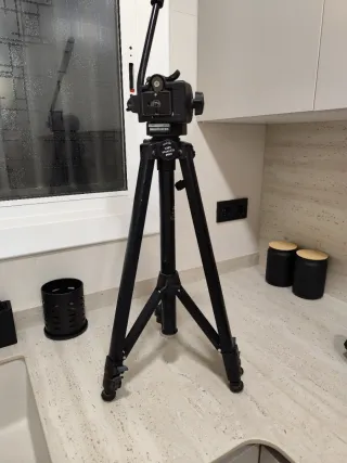 Trípode Manfrotto con rotula de video 128RC