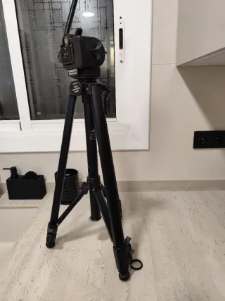 Trípode Manfrotto con rotula de video 128RC