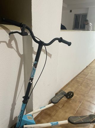 Patinete de 3 ruedas azul