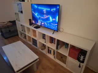 Mueble Estantería Kallax Blanco Madera y vidrio.