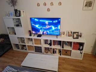 Mueble Estantería Kallax Blanco Madera y vidrio.