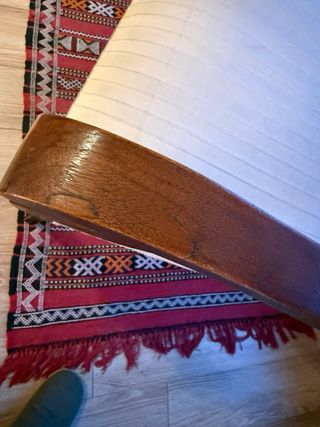 Butaca de madera maciza estilo clásico