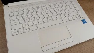 Ordenador portátil HP blanco