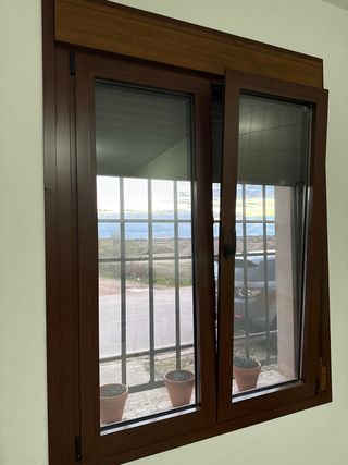 Ventana PVC/Aluminio Doble Hoja Oscilobatientes