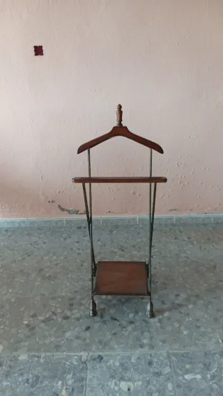 Galán de noche madera y metal