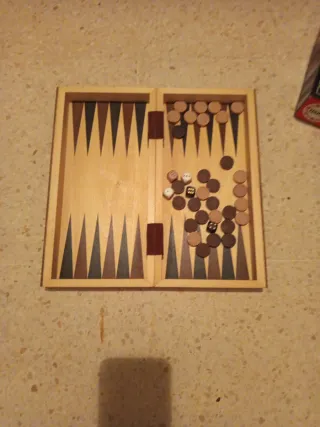 Juego de mesa de madera