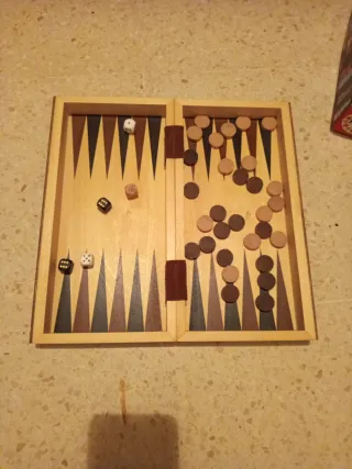 Juego de mesa de madera