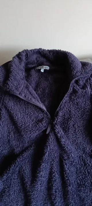 Jersey pelo talla L cuello alto morado