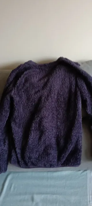 Jersey pelo talla L cuello alto morado