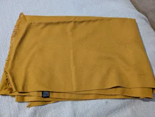 Pashmina mostaza suave Nueva. Marca desconocida