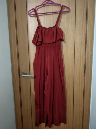 Mono teja con volantes y botones