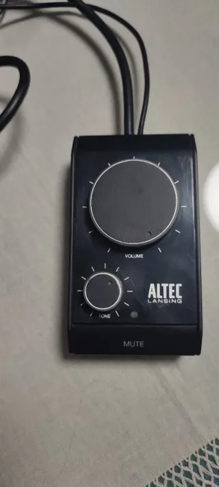 Altavoces Altec Lansing Negros