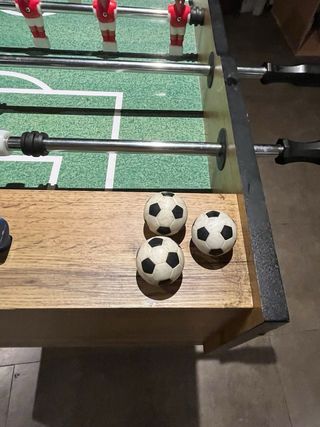 Calciobalilla in legno con 3 palloni