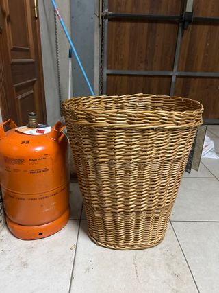 Cesto de mimbre para ropa