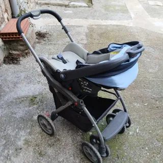 Cochecito de bebé con silla de coche