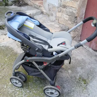 Cochecito de bebé con silla de coche