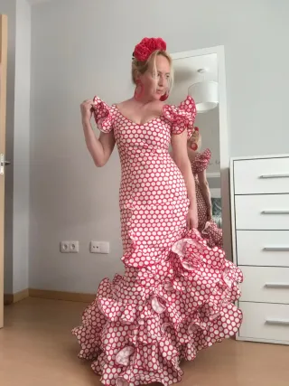 Vestido de flamenca rojo y blanco