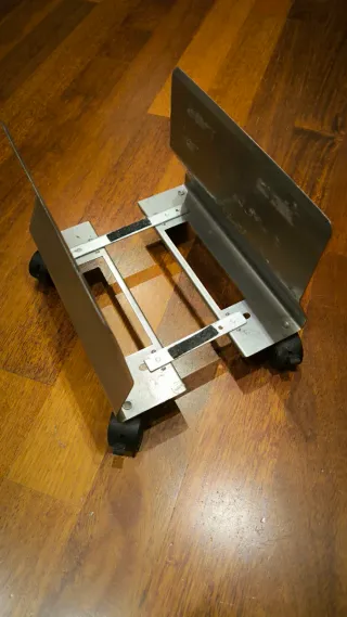 Soporte Ordenador con Ruedas