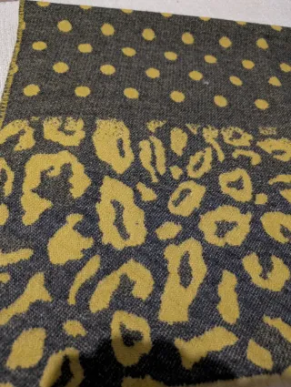 Pashmina animal print y lunares. Nueva