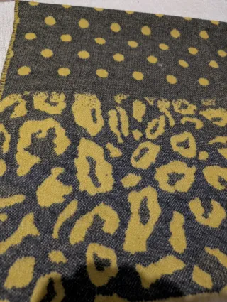 Pashmina animal print y lunares. Nueva