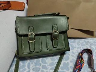 Lote 4 bolsos: Camel,verde, rojo, beige