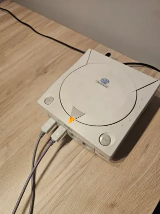 SEGA Dreamcast Chipeada + 2 Mandos