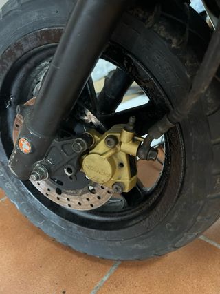 Yamaha BWS Spy 50cc Negra y Dorada