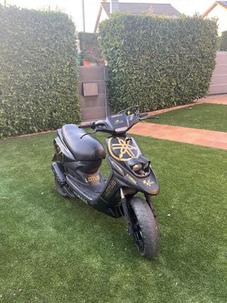 Yamaha BWS Spy 50cc Negra y Dorada