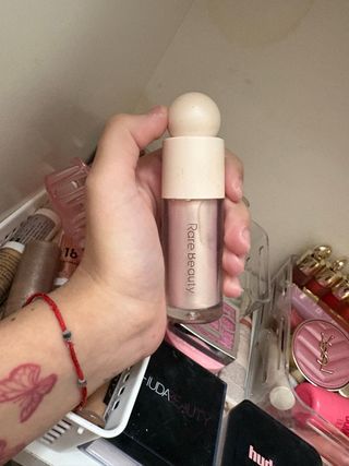 Iluminador Líquido Rare Beauty Enchant nuevo