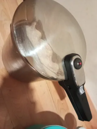 Olla presión grande + cacerola moderna