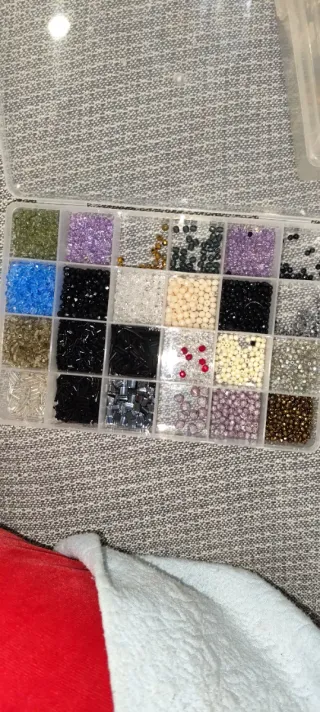 Restos bisutería multicolor y plata