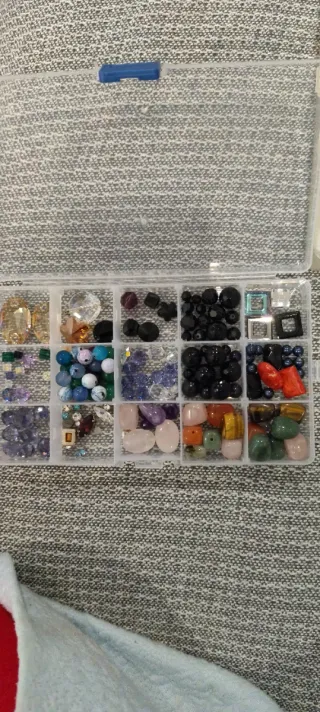 Restos bisutería multicolor y plata