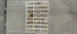 Restos bisutería multicolor y plata