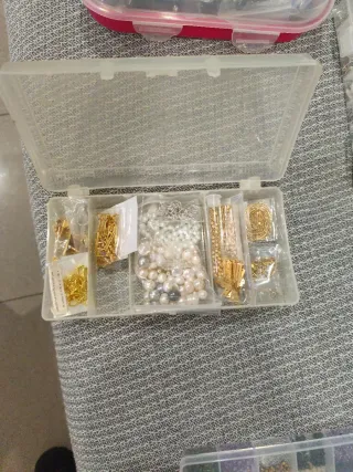 Restos bisutería multicolor y plata