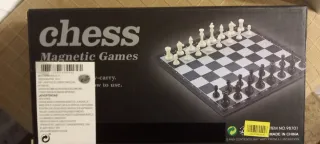 Ajedrez Magnético Plegable marca Chen Le.