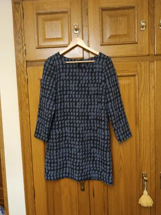 Vestido estampado azul y negro