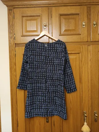 Vestido estampado azul y negro