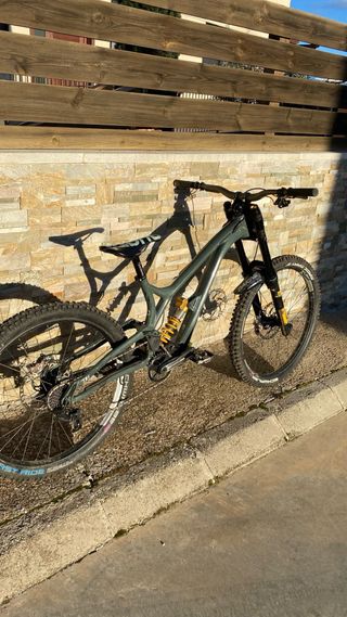 Commencal Supreme V4.2 Ohlins