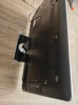 Televisor Sharp 50 con Soporte y Chromecast