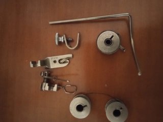 Máquina de coser Alfa antigua
