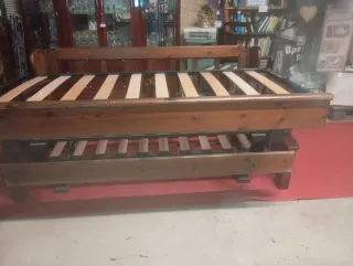 Divano letto in legno marrone