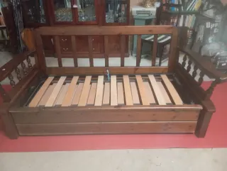 Divano letto in legno marrone