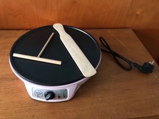 Crepera eléctrica BESTRON con accesorios