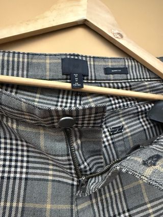 Pantalón cuadros estampado gris Talla M